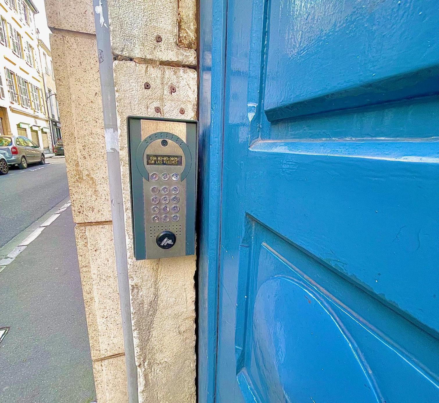 Apartament Tiny House Pau Zewnętrze zdjęcie